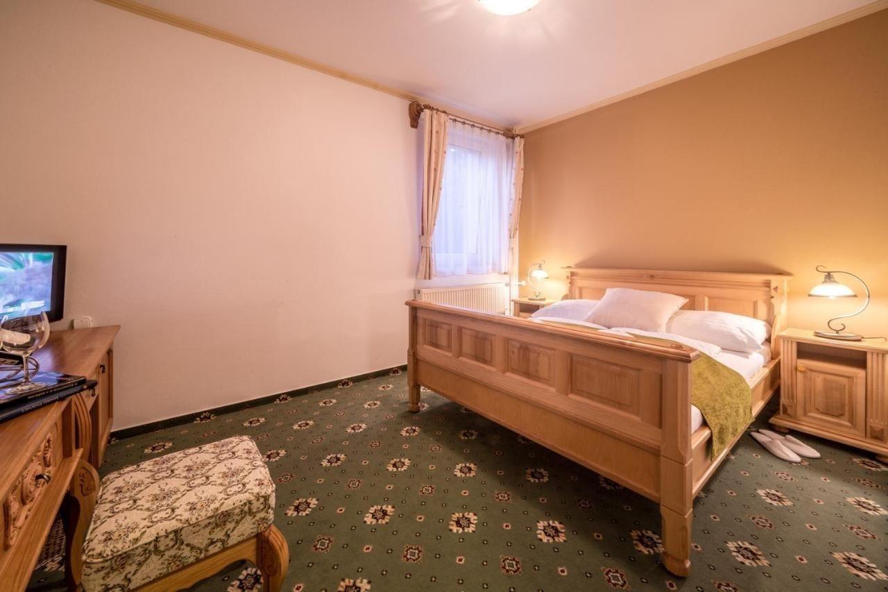 Hotel Diana Stráža Esterno foto