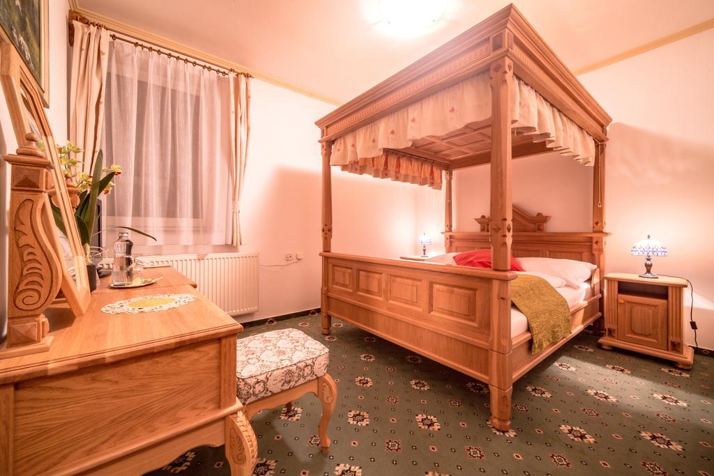 Hotel Diana Stráža Esterno foto