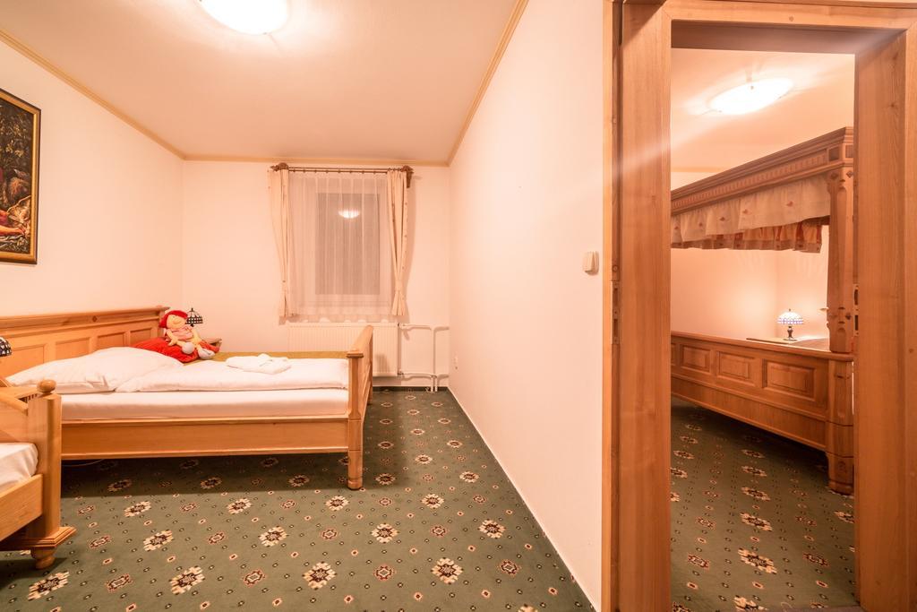 Hotel Diana Stráža Esterno foto