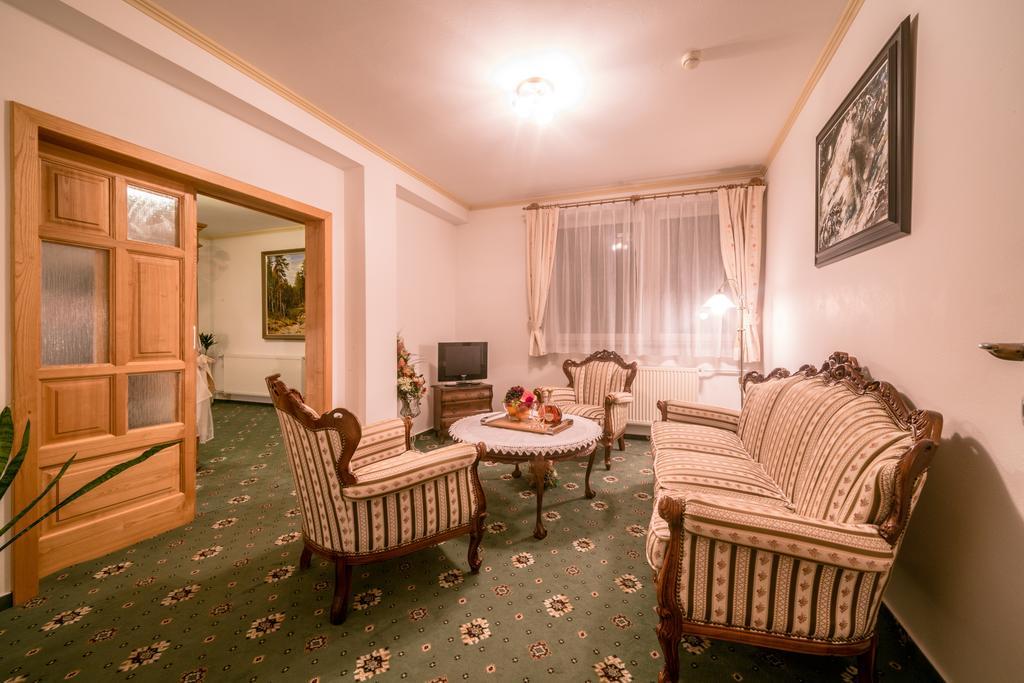 Hotel Diana Stráža Esterno foto